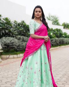 Suma Kanakala Photos : హాఫ్ శారీలో సుమ కనకాల - లేటెస్ట్ ఫొటోస్ చూశారా?