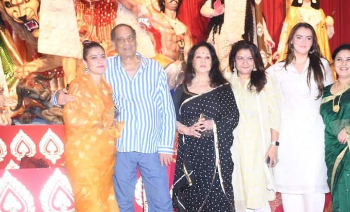 তাই লোকমুখে মুখোপাধ্যায়দের পুজো হিসেবেই পরিচিত ওই পুজো। পরিবারের তারকা সদস্যরাই পুজোর দায়িত্বে রয়েছেন।