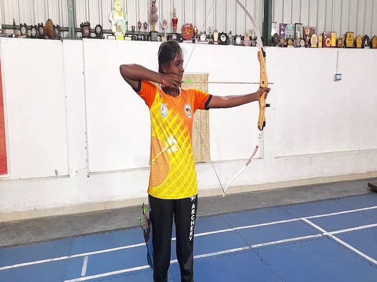 thiruvarur archery player get chance international match expect tamilnadu government hekp சர்வதேச போட்டியில் பங்கேற்க வாய்ப்பு; பணம் இல்லாததால் செல்ல முடியாமல் தவிக்கும் தமிழக வீராங்கனை - உதவுமா தமிழக அரசு?