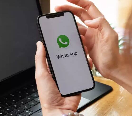 WhatsApp now allows users to use two accounts on one app હવે એક જ WhatsApp એપમાં યુઝ કરો બે એકાઉન્ટ, વારંવાર એપ સ્વિચ કરવાની ઝંઝટ ખત્મ
