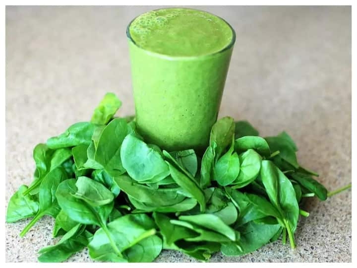 Benefits  of Spinach Juice:શિયાળામાં તો ઠંડીનો પ્રકોપ તો વધે જ છે પરંતુ  તેની સાથે સિઝનલ બીમારીનું જોખમ પણ વધે છે.  તેનાથી બચવા માટે તમે પાલકના રસનો ઉપયોગ કરી શકો છો.