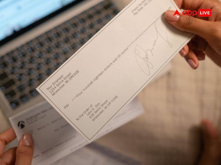 चेक पर only या मात्र लिखने के पीछे की वजह है आपके पैसे को सुरक्षित रखना. दरअसल, जब आप चेक पर पैसे भर के उसके अंत में मात्र या फिर Only लिख देते हैं तो कोई भी व्यक्ति उसमें और अमाउंट नहीं बढ़ा सकता है और आपका पैसा सुरक्षित रहता है.