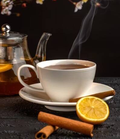 ਅਜਿਹੇ 'ਚ ਚਾਹ ਜਾਂ ਕੌਫੀ ਬਣਾਉਂਦੇ ਸਮੇਂ ਤੁਸੀਂ ਸੋਚ ਰਹੇ ਹੋਵੋਗੇ ਕਿ ਚੀਨੀ ਦੀ ਥਾਂ 'ਤੇ ਕਿਹੜੀ ਚੀਜ਼ ਦੀ ਵਰਤੋਂ ਕੀਤੀ ਜਾਵੇ ਤਾਂ ਕਿ ਸਵਾਦ ਬਣਿਆ ਰਹੇ ਅਤੇ ਸਰੀਰ ਲਈ ਨੁਕਸਾਨਦਾਇਕ ਨਾ ਹੋਵੇ। ਆਓ ਜਾਣਦੇ ਹਾਂ ਕਿ ਚੀਨੀ ਦੀ ਜਗ੍ਹਾ ਕਿਹੜੀਆਂ ਚੀਜ਼ਾਂ ਦੀ ਵਰਤੋਂ ਕੀਤੀ ਜਾ ਸਕਦੀ ਹੈ।