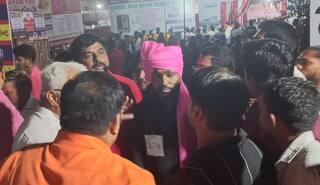 સુરતમાં બજરંગ દળે વિધર્મીની ધુલાઇ કરી, ચાંદલો-સાફો પહેરીને ઘૂસ્યો હતો ગરબા મંડપમાં ને....