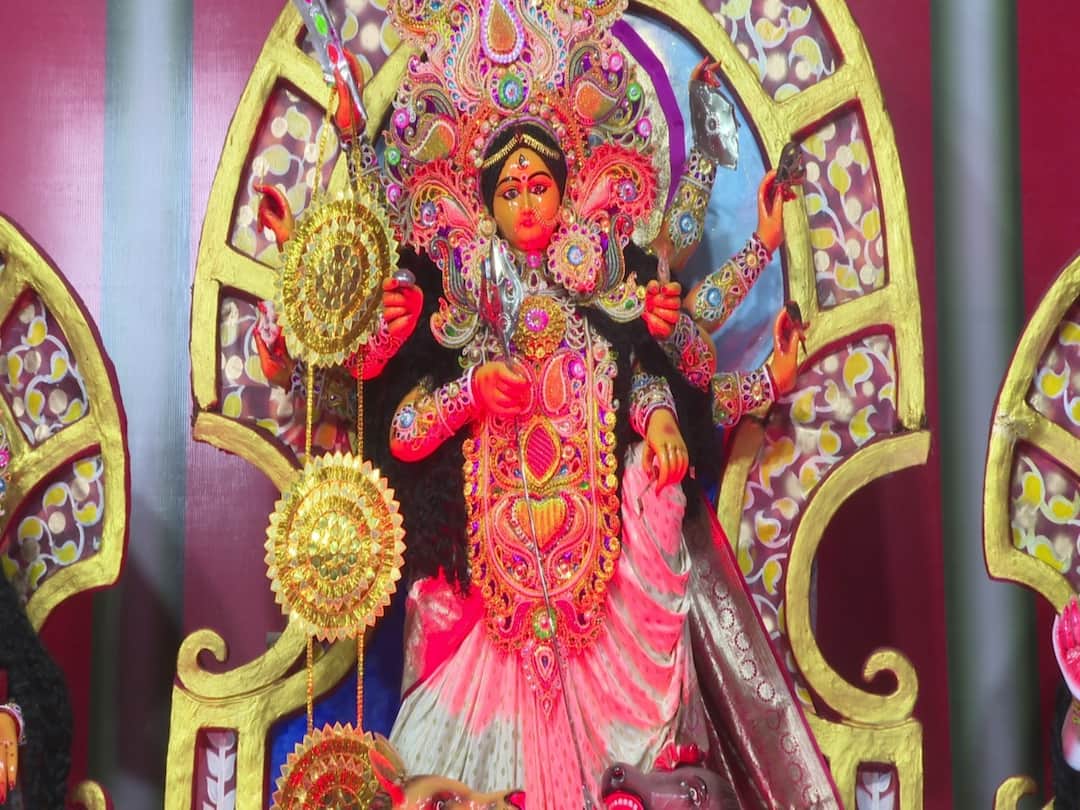 Navaratri 2023: களைகட்டும் நவராத்திரி விழா! நாவலூரில் வெகு விமர்சையாக கொண்டாடப்பட்ட துர்கா பூஜை! Navaratri 2023 Durga Puja was celebrated in Navalur Chennai by devotees from various states of India Navaratri 2023: களைகட்டும் நவராத்திரி விழா! நாவலூரில் வெகு விமர்சையாக கொண்டாடப்பட்ட துர்கா பூஜை!