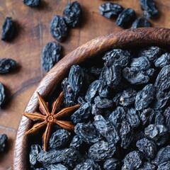 Black Raisin Benefits: ਕਈ ਗੰਭੀਰ ਬਿਮਾਰੀਆਂ ਦਾ ਇਲਾਜ ਕਰਦੀ ਹੈ ਕਾਲੀ ਸੌਗੀ