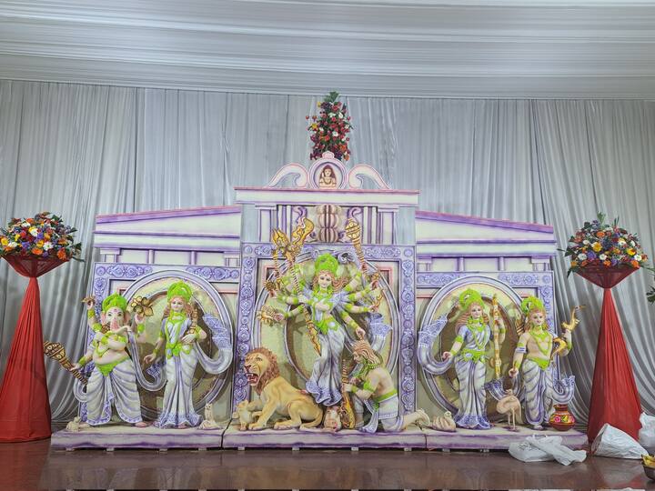 The magnificent Durga Puja Pandal at Mahadevpura, in Bangalore. (Image Source: Twitter/@SantanuB01)