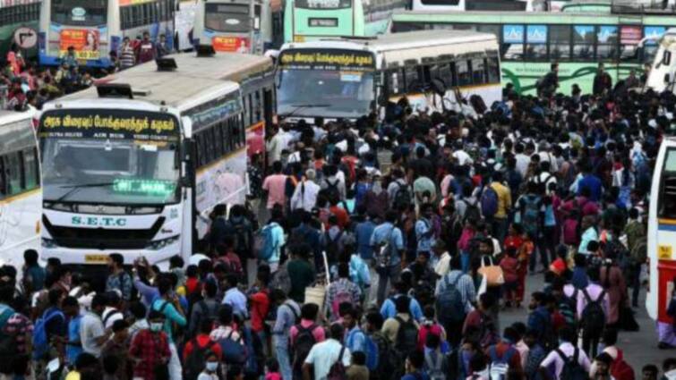 Festival holidays Throngs of people at Trichy Central Bus Stand TNN தொடர் விடுமுறை....திருச்சி மத்திய பேருந்து நிலையத்தில் அலைமோதிய மக்கள் கூட்டம்