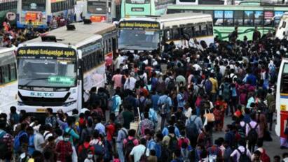Festival holidays Throngs of people at Trichy Central Bus Stand TNN தொடர் விடுமுறை....திருச்சி மத்திய பேருந்து நிலையத்தில் அலைமோதிய மக்கள் கூட்டம்