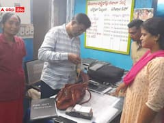 బంగారాన్ని బ‌స్సులో మ‌రిచిపోయిన ప్రయాణికురాలు- తిరిగి అప్ప‌గించిన ఆర్టీసీ కండ‌క్ట‌ర్