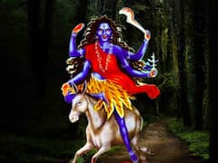 Navratri 2023 7th Day : आसुरी शक्तींचा नाश करणारी देवी कालरात्री, महासप्तमीला अशी करा देवीची पूजा, मनोकामना होतील पूर्ण