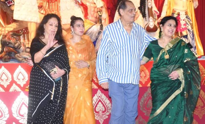 ষষ্ঠীর সন্ধেয় সেখানেই দেখা গেল কাজলকে। হলুদ শাড়ি, টানটান খোঁপা বেঁধে হাজির হন মণ্ডপে।