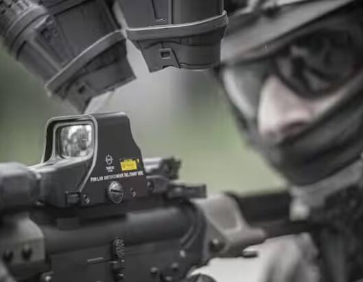 ਤੁਹਾਨੂੰ ਜਾਣ ਕੇ ਹੈਰਾਨੀ ਹੋਵੇਗੀ ਪਰ ਇਹ ਸੱਚ ਹੈ ਕਿ ਮਾਰਕੋਸ ਕਮਾਂਡੋ ਬਣਨ ਲਈ ਇੱਕ ਆਮ ਸਿਪਾਹੀ ਨੂੰ 3 ਸਾਲ ਦੀ ਅਸਾਧਾਰਨ ਟ੍ਰੇਨਿੰਗ ਦਿੱਤੀ ਜਾਂਦੀ ਹੈ।