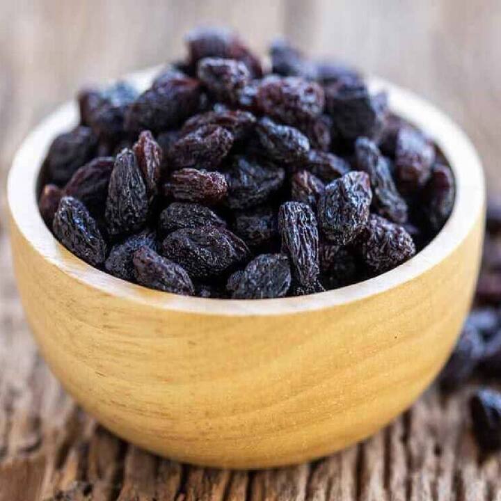 ਇਸ ਵਿੱਚ ਅਜਿਹੇ ਗੁਣ ਹੁੰਦੇ ਹਨ ਜੋ ਖਰਾਬ ਕੋਲੇਸਟ੍ਰੋਲ ਜਾਂ LDL ਨੂੰ ਘਟਾਉਂਦੇ ਹਨ। ਇਸ ਦੇ ਨਾਲ ਹੀ ਇਸ ‘ਚ ਘੁਲਣਸ਼ੀਲ ਫਾਈਬਰ ਦੇ ਰੂਪ ‘ਚ ਐਂਟੀ-ਕੋਲੇਸਟ੍ਰੋਲ ਕੰਪਾਊਂਡ ਵੀ ਹੁੰਦੇ ਹਨ, ਜੋ ਸਰੀਰ ‘ਚੋਂ ਕੋਲੈਸਟ੍ਰੋਲ ਨੂੰ ਘੱਟ ਕਰਨ ‘ਚ ਮਦਦ ਕਰਦੇ ਹਨ ਅਤੇ ਦਿਲ ਦੇ ਨਾਲ-ਨਾਲ ਪੂਰੀ ਸਿਹਤ ਨੂੰ ਵੀ ਠੀਕ ਰੱਖਦੇ ਹਨ।