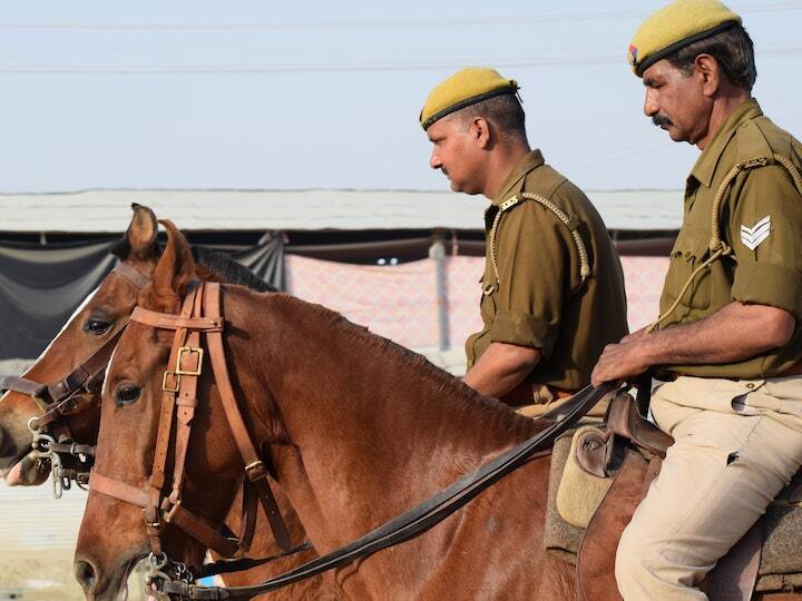 CG Police Constable Jobs 2023: पुलिस में नौकरी करना चाहते हैं तो ये खबर आपके लिए है. छत्तीसगढ़ पुलिस में पांच हजार से ज्यादा पद पर भर्ती निकली है. जिसके लिए उम्मीदवार आधिकारिक साइट cgpolice.gov.in पर जाकर अप्लाई कर सकते हैं. इस अभियान के लिए आवेदन फॉर्म जमा करने की लास्ट डेट 30 नवंबर 2023 है.