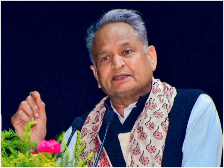 सीएम अशोक गहलोत को एकबार फिर सरदारपुरा से टिकट दिया गया है. वह सरदारपुरा के निवर्तमान विधायक हैं. 2018 के चुनाव में  उन्हें 97 हजार से अधिक वोट मिले थे. 1998 से ही इस सीट पर गहलोत का कब्जा है.