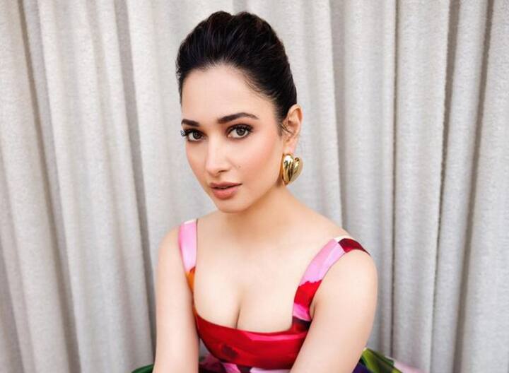 Tamannaah Bhatia Photo: સાઉથથી લઈને બોલિવૂડ સુધી પોતાની સુંદરતા અને અભિનયથી હજારો દિલોને ઘાયલ કરનાર તમન્ના ભાટિયા ફરી એકવાર પોતાના લુક્સને કારણે ચર્ચામાં છે.