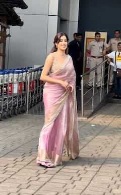 Janhvi Kapoor ने साड़ी में ढाया कहर, हुस्न और अदाएं देख क्रेजी हुए फैंस