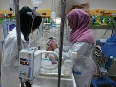 इजरायल ने रोकी गाजा में फ्यूल की सप्लाई, कमी के चलते 120 नवजात शिशुओं की जान को खतरा