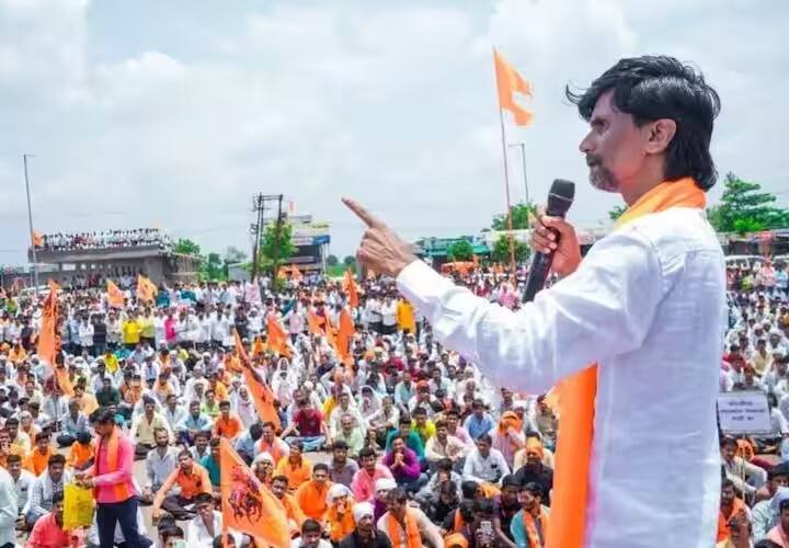 Manoj Jarange Patil Sabha at Kopardi: कर्जतमधील सभेनंतर मनोज जरांगेंकडून कोपर्डीतील निर्भयाच्या समाधीस्थळी दर्शन घेऊन कुटुंबाची विचारपूस केली.