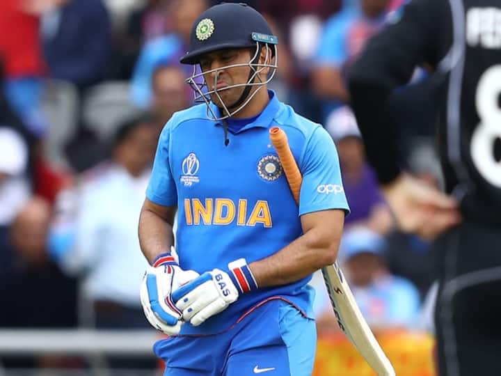 MS Dhoni Rishabh Pant Hardik Pandya cried bitterly in dressing room IND vs NZ World Cup 2019 IND vs NZ: 'न्यूजीलैंड के खिलाफ सेमीफाइनल में हार के बाद खूब रोए धोनी, पंत और पांड्या', बैटिंग कोच का खुलासा