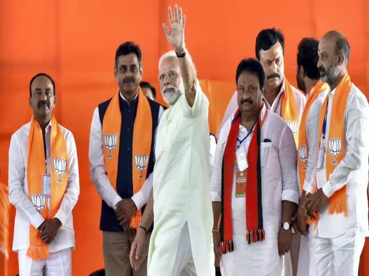 BJP releases first list of 52 candidates for Telangana Assembly election Eatala Rajender to take on CM Chandrasekhar Rao at Gajwel தெலங்கானாவில் கைக்கொடுக்குமா வட மாநில பார்முலா? பாஜக கையில் எடுத்த பிரம்மாஸ்திரம்