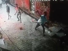 बुलंदशहर में महज 4 हजार के लिए खूनी संषर्ष, दो पक्षों के बीच जमकर पथराव, 8 लोग गिरफ्तार