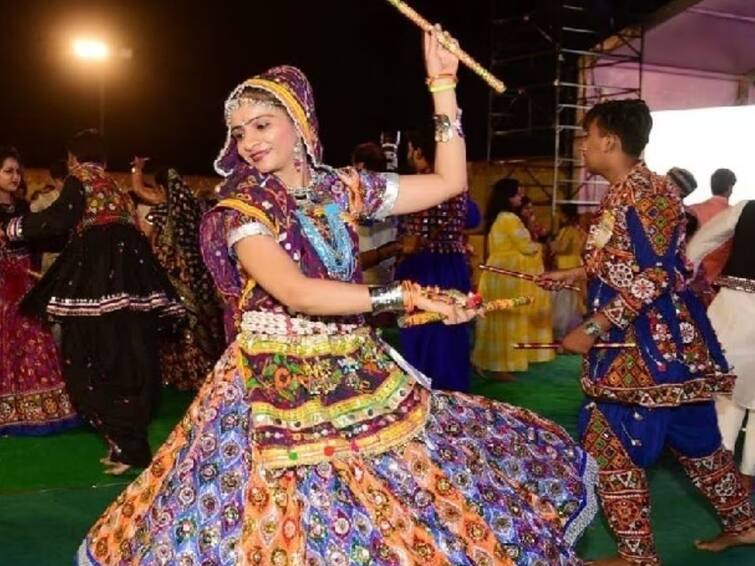 Gujarat Garba Dance 10 dead dute to heart attack in 24 hours at garba events గార్బా డ్యాన్స్ చేస్తూ గుండెపోటు, 24 గంటల్లోనే 10 మంది మృతి