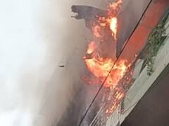 दिल्ली के सब्जी मंडी क्लॉक टावर इलाके में लगी भीषण आग, फायकर्मियों ने 16 की जान बचाई 