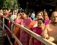 Ahmedabad: દુર્ગાષ્ટમી પર અમદાવાદના નગરદેવી મા ભદ્રકાલીના મંદિરે ભક્તોની લાગી ભીડ, જુઓ તસવીરો