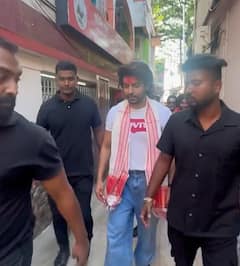 Gurmeet Choudhary visit Kamakhya Temple: अष्टमी के दिन मां कामाख्या के दर्शन करने पहुंचे टीवी के राम, माथे पर तिलक-गले में गमछा डाले आए नजर