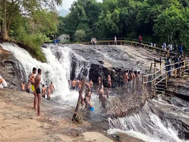 Kumbakarai Falls: கும்பக்கரை அருவியில் 10 நாட்களுக்கு பிறகு சீரான நீர்வரத்து..  சுற்றுலா பயணிகள் குளிக்க அனுமதி!