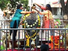 Shani Dev: શનિદેવની પૂજામાં મહિલાઓ રાખે આ વાતનું ખાસ ધ્યાન, નાની ભૂલ પડી શકે છે ભારે