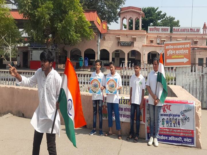 Rajasthan Election 2023: 100 फीसदी हो मतदान, इसलिए कहीं कठपुतली तो कहीं नुक्कड़ नाटक से वोटर्स को कर रहे जागरूक Rajasthan Assembly Elections 2023 voter awareness program in rajasthan by puppet show and Nukkad Natak ANN Rajasthan Election 2023: 100 फीसदी हो मतदान, इसलिए कहीं कठपुतली तो कहीं नुक्कड़ नाटक से वोटर्स को कर रहे जागरूक