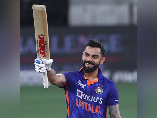 Virat Kohli Becomes Top Run Scorer in ICC World Cup 2023 Surpassed Rohit Sharma Virat Kohli: పరుగుల రేసులో టాప్ ప్లేస్‌కు కింగ్ - ఏకంగా 118 సగటుతో!