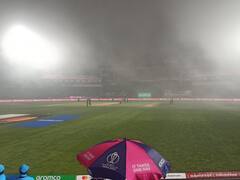 'धर्मशाला में फॉग चल रहा है...', खराब रोशनी के कारण रुका मैच तो फैंस ने लिए मज़े, देखें टॉप-10 मीम्स