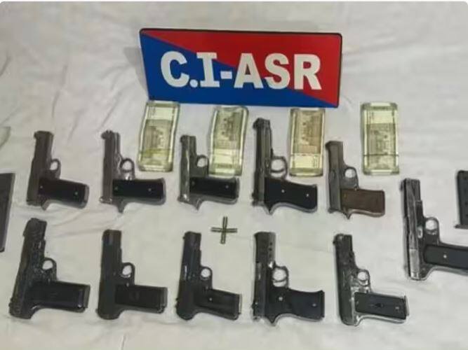 punjab ssoc amritsar busted interstate arms smuggling gang and three accused arrested Punjab News: ਪੰਜਾਬ 'ਚ ਹਥਿਆਰਾਂ ਦੀ ਤਸਕਰੀ ਕਰਨ ਵਾਲੇ ਗਿਰੋਹ ਦਾ ਪਰਦਾਫਾਸ਼, ਭਾਰੀ ਮਾਤਰਾ 'ਚ ਹਥਿਆਰ ਬਰਾਮਦ, ਤਿੰਨ ਗ੍ਰਿਫਤਾਰ