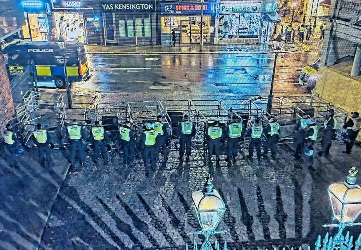 ब्रिटेन से अमेरिका तक समर्थन में सड़कों पर उतरे लोग, 'फ्री फलस्तीन' के लगे नारे, न्यूयॉर्क पुलिस ने किया गिरफ्तार Israel Hamas War New York police arrest people who took to pro Palestinian streets from London to US for chanting Free Palestine ब्रिटेन से अमेरिका तक समर्थन में सड़कों पर उतरे लोग, 'फ्री फलस्तीन' के लगे नारे, न्यूयॉर्क पुलिस ने किया गिरफ्तार