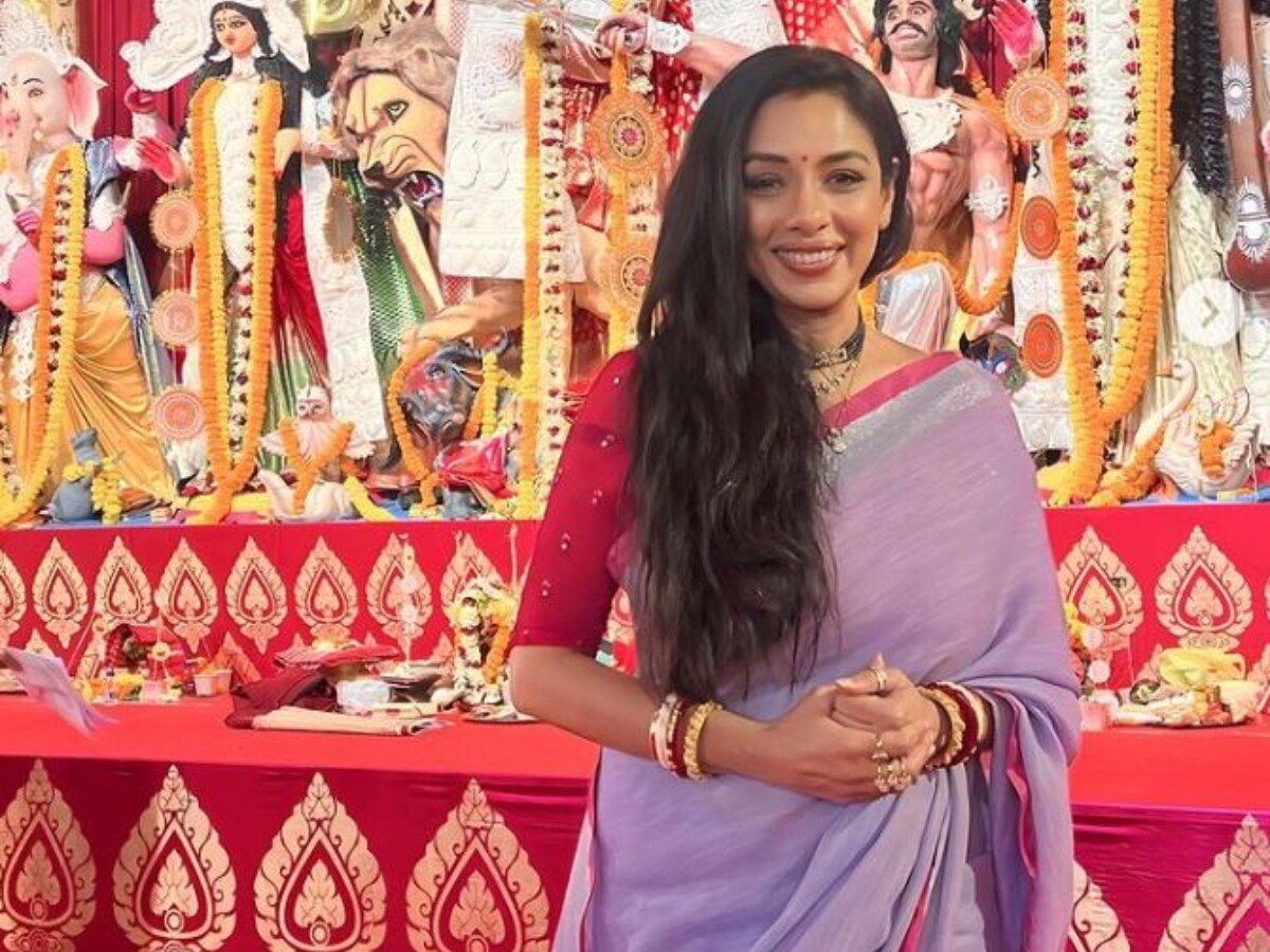 Anupamaa Actor Rupali Ganguly Celebrates Durga Pooja 2023 Watch