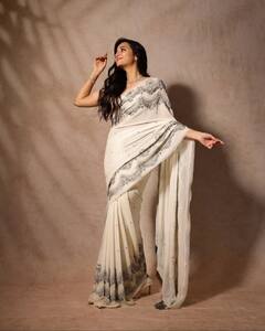 చీరలో మెరిసిపోతున్న ‘కేజీఎఫ్’ బ్యూటీ శ్రీనిధి శెట్టి - టాలీవుడ్‌లోకి వచ్చేస్తోంది!