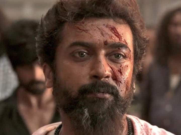 லியோவும் ரோலக்ஸும் சகோதரர்களாக இருக்க வாய்ப்புகள் இருக்கின்றன. தனது தந்தையை லியோ தாஸ் கொன்றதை தொடர்ந்து லியோவுடன் ரோலக்ஸுக்கு பகை ஏற்படலாம். இந்த கணிப்புகள் எல்லாம் மிகக் கச்சிதமாக பொருந்திப் போவதால் சூரியா மற்றும் விஜயை மீண்டும் ஒரு முறை திரையில் பார்க்க ரசிகர்கள் ஆர்வமாக காத்திருக்கிறார்கள்.