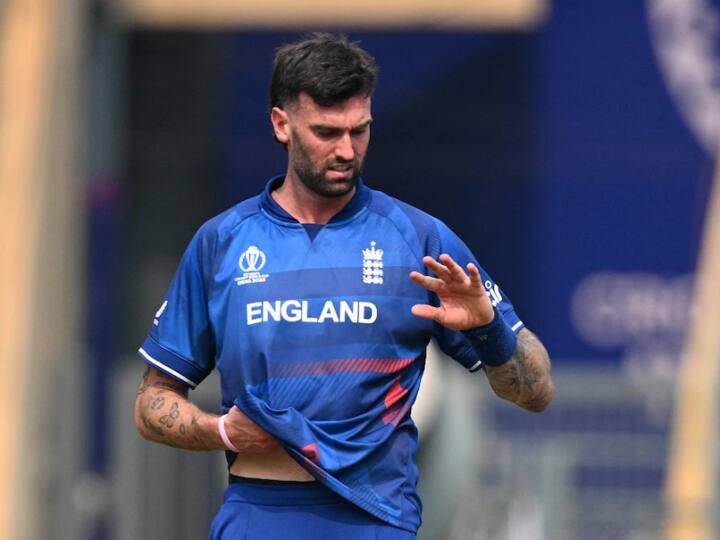 Reece Topley Out Ruled Out From World Cup Due To Injury Here Know Latest Sports News World Cup 2023: इंग्लैंड को लगा बड़ा झटका, वर्ल्ड कप से बाहर हुए तेज गेंदबाज रीस टॉप्ले