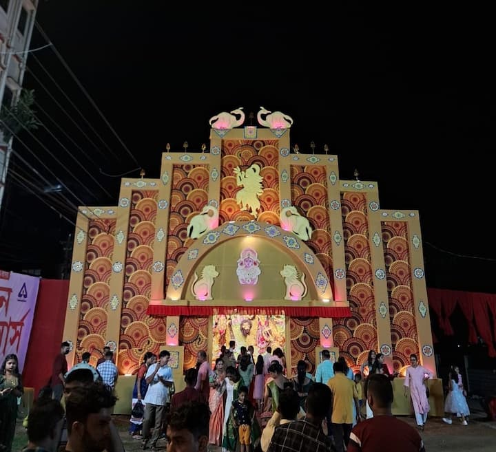The pandal at Moddhosohor Sangskritik Somiti. (Image Source: Twitter/@silcharweeb)