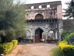 सिंदखेडराजा येथील जिजाऊ जन्मस्थळाची पुरातत्व विभागाकडून स्वच्छता, अनेक वर्षांच्या जिजाऊ भक्तांच्या प्रयत्नांना अखेर यश