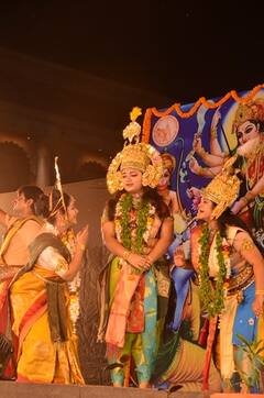 In Pics: काशी विश्वनाथ में हुआ राम-रावण के बीच भीषण युद्ध... नेत्र अर्पित करने के लिए प्रभु ने जब उठा लिया तीर, देखें तस्वीरें