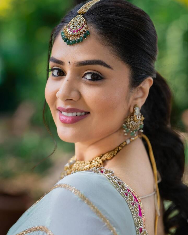 బిగ్ బాస్ షోకు వెళ్లి రన్నరప్ గా నిలిచి.. రియాల్టీ షోల్లో కూడా తన టాలెంట్ ను ప్రూవ్ చేసుకుంది.