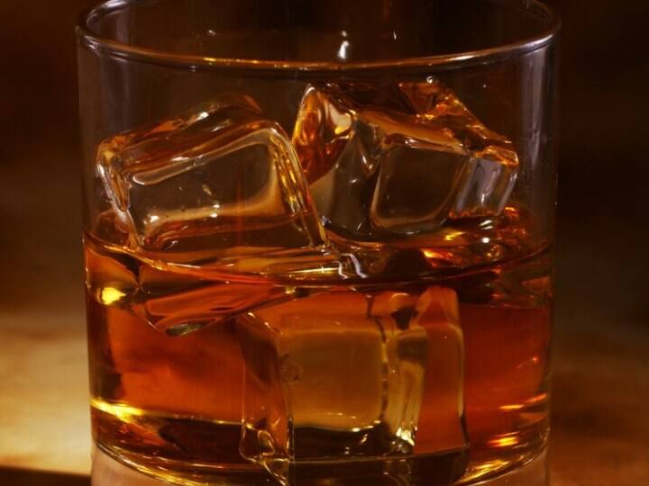 VAT में बढ़ोतरी से पहले सरकार ने हाल ही में लाइसेंस की फीस में इजाफा किया था. इन बढ़ोतरी का असर ग्राहकों पर सीधा पड़ेगा.