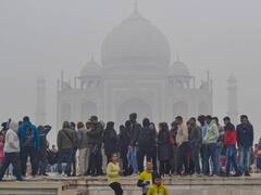 Delhi Fog : दिल्लीवर धुक्याची चादर! धुक्यात हरवला 'ताज महाल'
