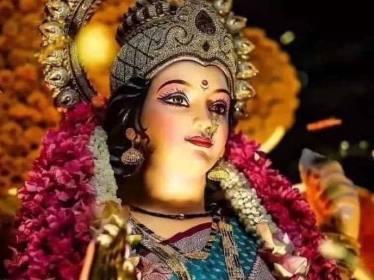 durga ashtami 2023 marathi news remedies do these remedies devi durga Durga Ashtami 2023 : दुर्गाष्टमीच्या दिवशी तुमच्या राशीनुसार करा 'हे' खास उपाय, देवी महागौरीची होईल कृपा!