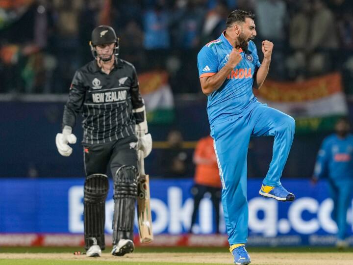 Mohammed Shami: न्यूज़ीलैंड के खिलाफ 5 विकेट लेकर शमी ने रचा इतिहास, ऐसा करने वाले बने पहले भारतीय IND vs NZ ODI World Cup 2023 Mohammed Shami become 1st Indian bowler to take two 5-fers in World Cup Mohammed Shami: न्यूज़ीलैंड के खिलाफ 5 विकेट लेकर शमी ने रचा इतिहास, ऐसा करने वाले बने पहले भारतीय
